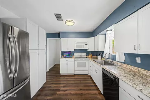 Kitchen - 5455 E Mining Camp St, Apache Junction, AZ 85119 photo 1 of 4