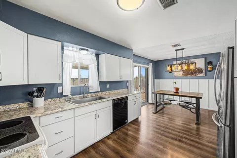 Kitchen - 5455 E Mining Camp St, Apache Junction, AZ 85119 photo 4 of 4