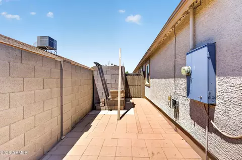 Exterior - 2425 W Maricopa St, Phoenix, AZ 85009 photo 8 of 10