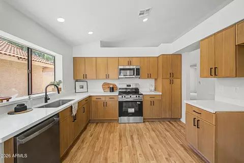 907 W Barbados Dr, Gilbert, AZ 85233