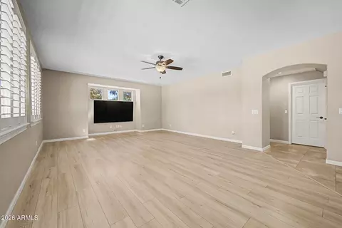 Living - 680 E Betsy Ln, Gilbert, AZ 85296 photo 7 of 11