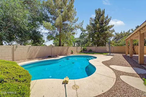 Exterior - 680 E Betsy Ln, Gilbert, AZ 85296 photo 5 of 8
