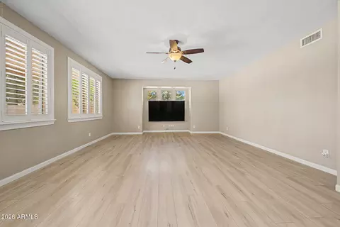 Living - 680 E Betsy Ln, Gilbert, AZ 85296 photo 8 of 11