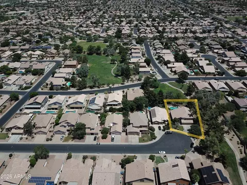 View/Area - 680 E Betsy Ln, Gilbert, AZ 85296 photo 3 of 5