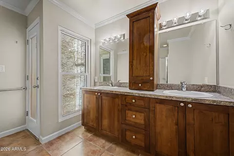 Bath - 1019 E Laguna Dr, Tempe, AZ 85282 photo 2 of 4