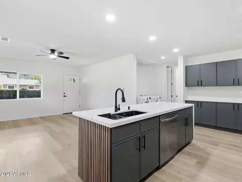 Kitchen - 3144 N 34th St, Phoenix, AZ 85018 photo 6 of 7