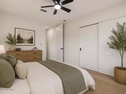 Bedroom - 3144 N 34th St, Phoenix, AZ 85018 photo 8 of 10
