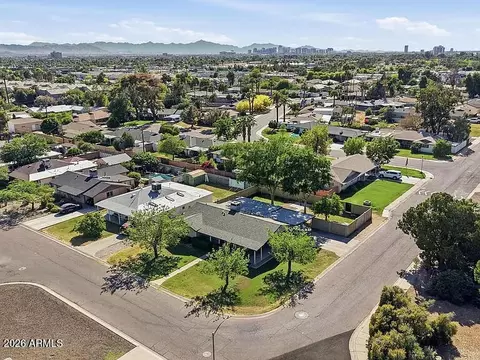 View/Area - 3144 N 34th St, Phoenix, AZ 85018 photo 1 of 2