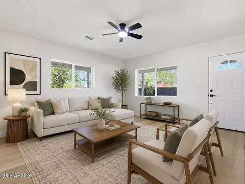 Living - 3144 N 34th St, Phoenix, AZ 85018 photo 1 of 7