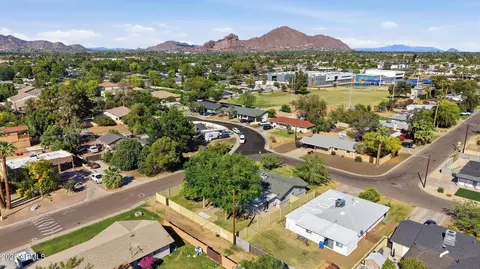 View/Area - 3144 N 34th St, Phoenix, AZ 85018 photo 1 of 3