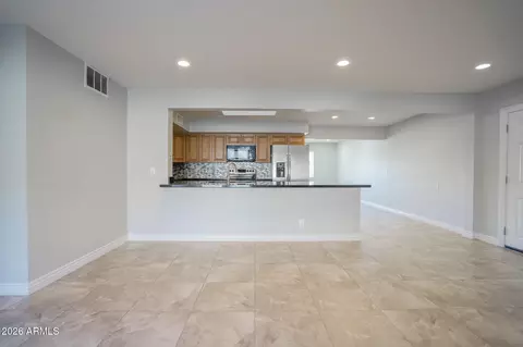Living - 1008 E Citrus Way, Phoenix, AZ 85014 photo 8 of 10
