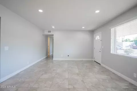 Living - 1008 E Citrus Way, Phoenix, AZ 85014 photo 3 of 10