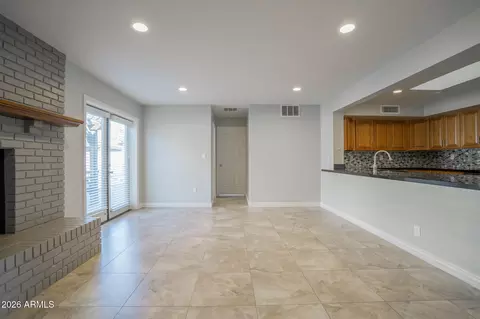 Living - 1008 E Citrus Way, Phoenix, AZ 85014 photo 6 of 10