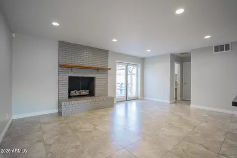 Living - 1008 E Citrus Way, Phoenix, AZ 85014 photo 5 of 10