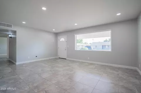 Living - 1008 E Citrus Way, Phoenix, AZ 85014 photo 1 of 10