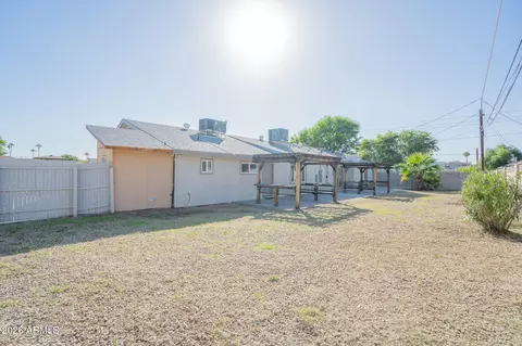 Exterior - 1008 E Citrus Way, Phoenix, AZ 85014 photo 5 of 7