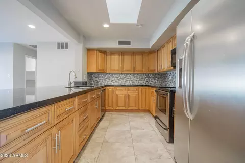 Kitchen - 1008 E Citrus Way, Phoenix, AZ 85014 photo 1 of 3