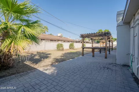 Exterior - 1008 E Citrus Way, Phoenix, AZ 85014 photo 2 of 7