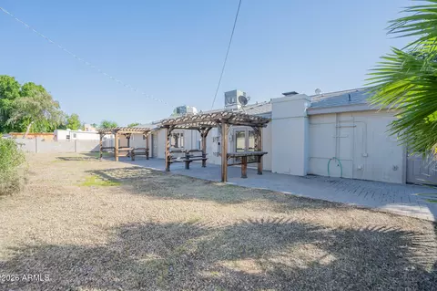 Exterior - 1008 E Citrus Way, Phoenix, AZ 85014 photo 4 of 7