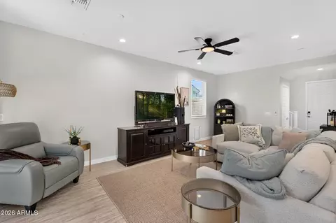 Living - 655 S Longspur Ln, Gilbert, AZ 85296 photo 3 of 4
