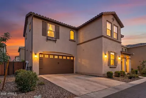 Exterior - 655 S Longspur Ln, Gilbert, AZ 85296 photo 2 of 11