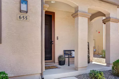 Exterior - 655 S Longspur Ln, Gilbert, AZ 85296 photo 9 of 11