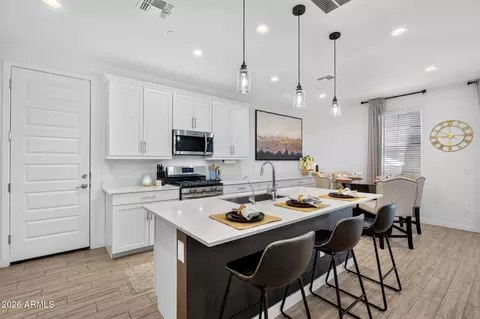 Kitchen - 655 S Longspur Ln, Gilbert, AZ 85296 photo 1 of 6