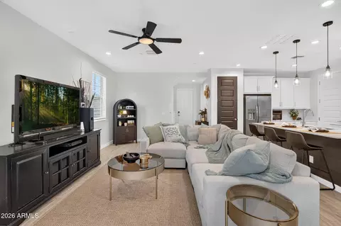 Living - 655 S Longspur Ln, Gilbert, AZ 85296 photo 4 of 4