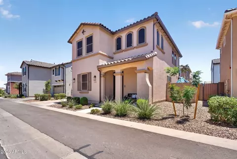 Exterior - 655 S Longspur Ln, Gilbert, AZ 85296 photo 8 of 11