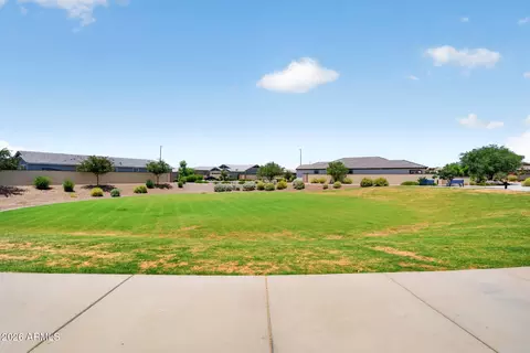 Exterior - 655 S Longspur Ln, Gilbert, AZ 85296 photo 10 of 11