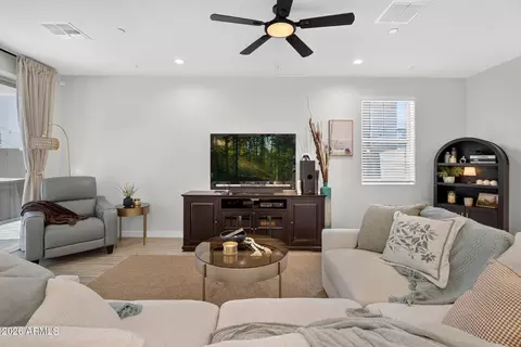 Living - 655 S Longspur Ln, Gilbert, AZ 85296 photo 2 of 4