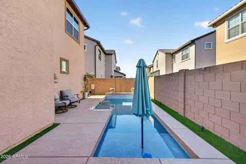 Exterior - 655 S Longspur Ln, Gilbert, AZ 85296 photo 6 of 11