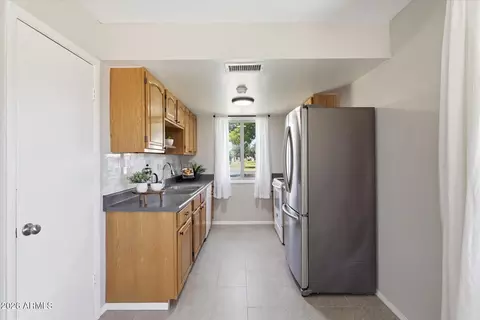 Kitchen - 1006 E Redfield Rd, Tempe, AZ 85283 photo 1 of 5