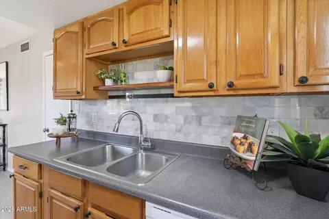 Kitchen - 1006 E Redfield Rd, Tempe, AZ 85283 photo 3 of 5