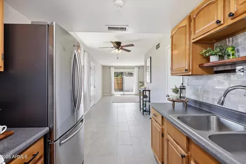 Kitchen - 1006 E Redfield Rd, Tempe, AZ 85283 photo 4 of 5