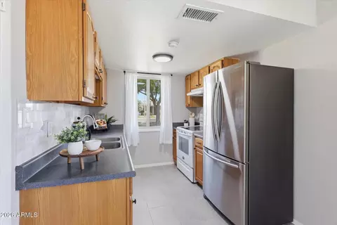 Kitchen - 1006 E Redfield Rd, Tempe, AZ 85283 photo 2 of 5