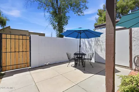 Exterior - 1006 E Redfield Rd, Tempe, AZ 85283 photo 9 of 12