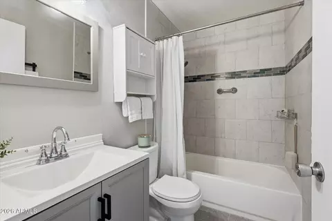 Bath - 1006 E Redfield Rd, Tempe, AZ 85283 photo 1 of 1