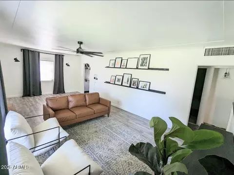 5913 W Gardenia Ave, Glendale, AZ 85301
