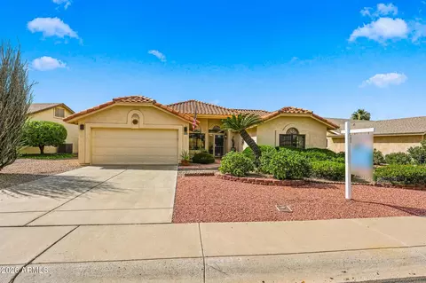 9863 W Menadota Dr, Peoria, AZ 85382