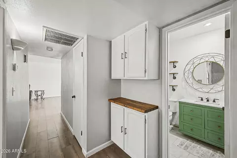 Entry Way - 8137 W Montecito Ave, Phoenix, AZ 85033 photo 1 of 1