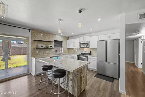 Kitchen - 8137 W Montecito Ave, Phoenix, AZ 85033 photo 1 of 2