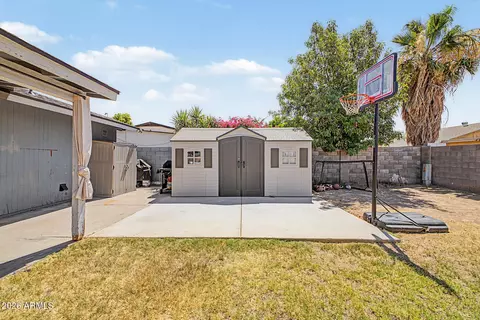 Exterior - 8137 W Montecito Ave, Phoenix, AZ 85033 photo 2 of 5