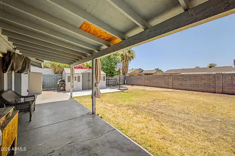 Exterior - 8137 W Montecito Ave, Phoenix, AZ 85033 photo 3 of 5