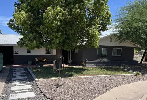 3020 E Mitchell Dr, Phoenix, AZ 85016