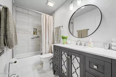 Bath - 1344 E Sheena Dr, Phoenix, AZ 85022 photo 3 of 3