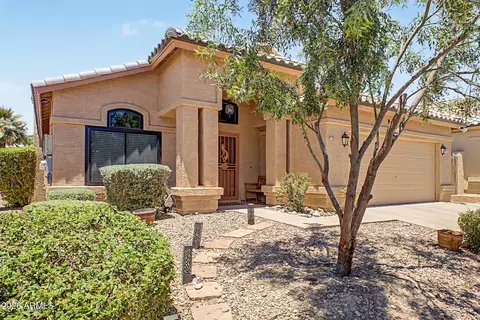Exterior - 1344 E Sheena Dr, Phoenix, AZ 85022 photo 2 of 10