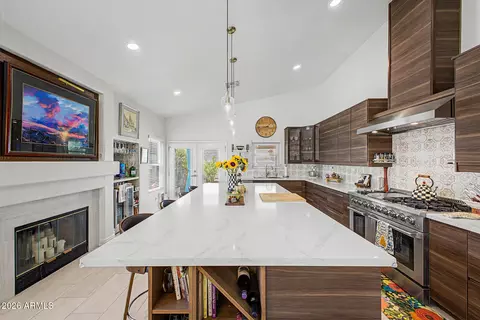 Kitchen - 1344 E Sheena Dr, Phoenix, AZ 85022 photo 3 of 7