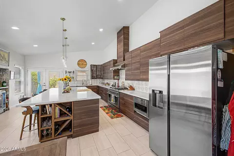 Kitchen - 1344 E Sheena Dr, Phoenix, AZ 85022 photo 5 of 7