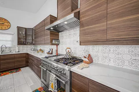 Kitchen - 1344 E Sheena Dr, Phoenix, AZ 85022 photo 6 of 7